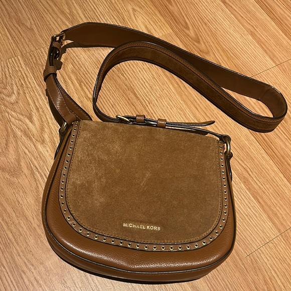Michael Kors Handbags - Micheal Kors Brooklyn crossbody bag. Amazing condition leather/suede